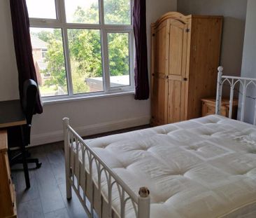 7 bedroom townhouse to rent - Photo 4