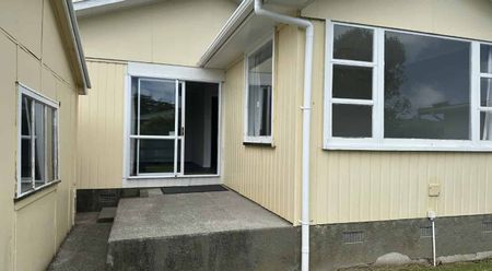 Otaki Town - Right in the heart - Photo 5