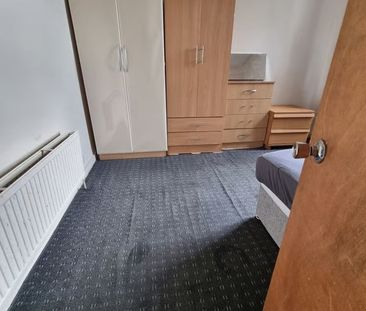 Room in a Shared House, Plashet Road, E13 - Photo 2