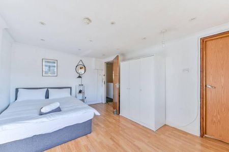 Studio to rent - Photo 2