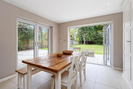 4 bedroom detached house to rent - Photo 3