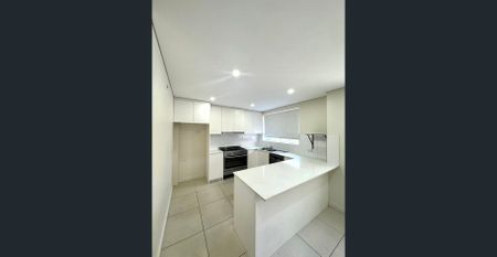 Stylish 3-Bedroom Townhouse, Great Location - Photo 3