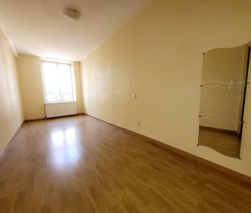 Location Appartement 4 pièces 108m² - Photo 3