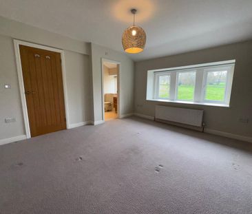 4 bedroom terraced house to rent - Photo 3