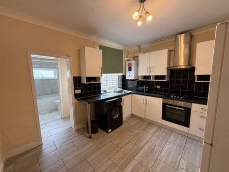 3 Bedroom House To Let - Photo 4