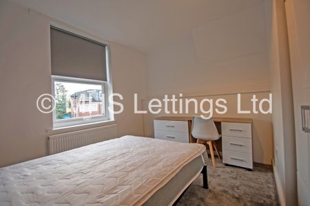 4 Bedroom End Terraced House for rent in Talbot Mount - Photo 4