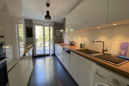 Joli F3 meublé avec terrasse et garage - Robertsau Centre - Photo 3