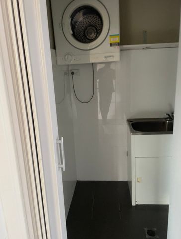 Earlwood - Photo 2