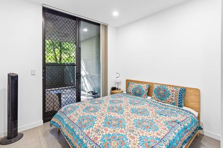 Modern Apartment Offering Comfort, Style and Convenience - Photo 4