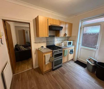 Tennyson Road, SO17 - Photo 5