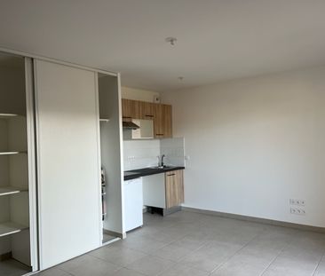 Location Appartement 1 pièce 32m² - Photo 2