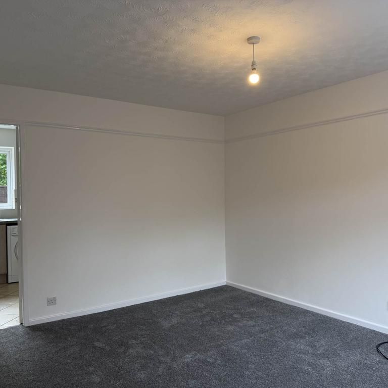 2 bedroom townhouse to rent - Photo 1