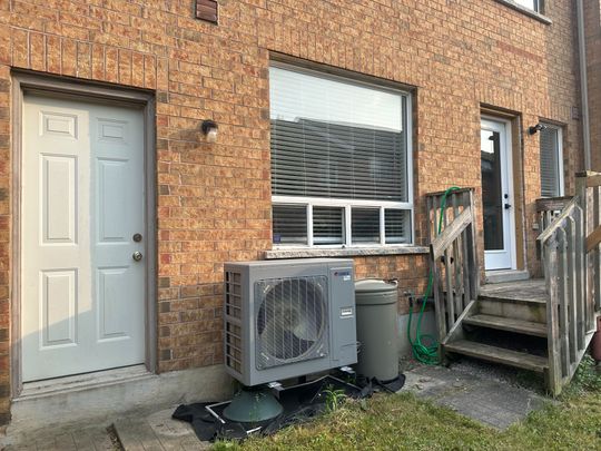 For Lease - 141 King William Crescent, Richmond Hill, Ontario - Photo 1