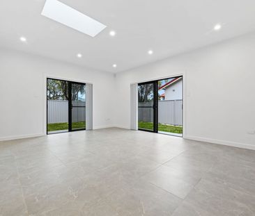 NEW Townhouse Available for Rent! - Photo 2