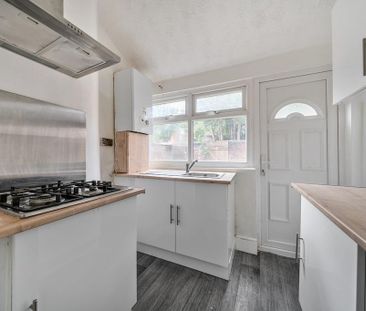 2 bedroom terraced house to rent - Photo 4