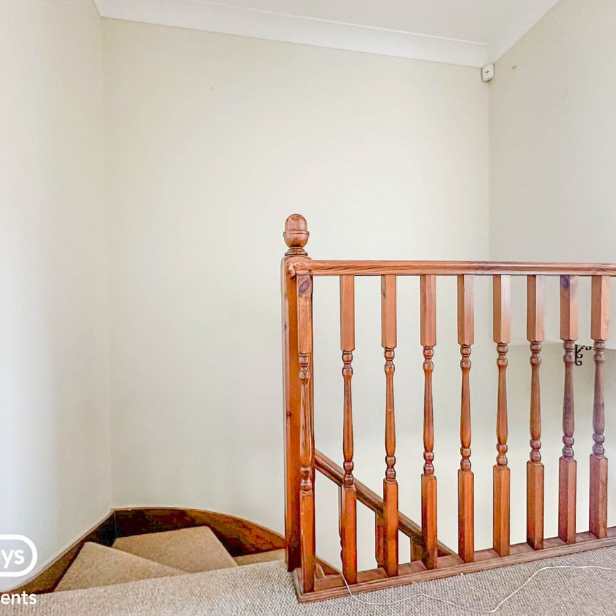 THREE BEDROOM SEMI-DETACHED - Photo 1