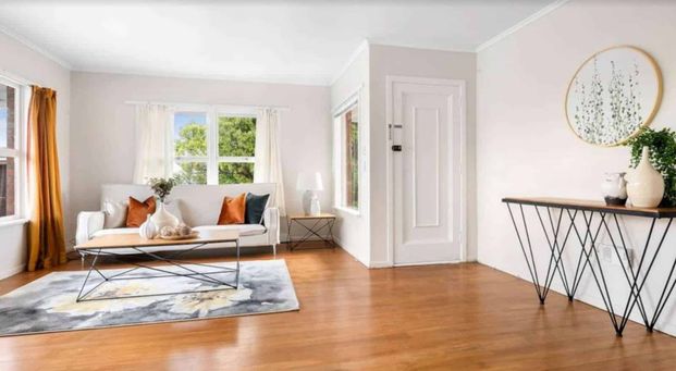 Modern, Light and Location - Photo 1