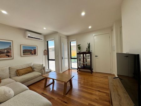 Modern and Stunning&colon; Your New Home in Braybrook - Photo 2