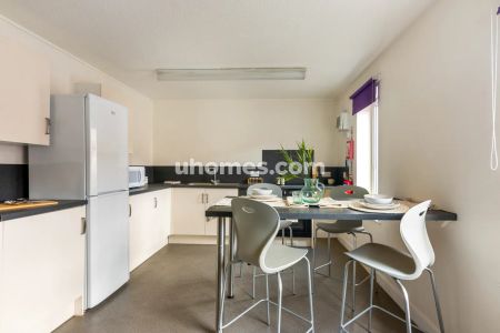 Standard Room - 4 Bed Shared House - Photo 5
