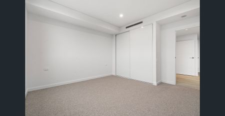 Stunning Designer Apartment with Panoramic City Views - Photo 5