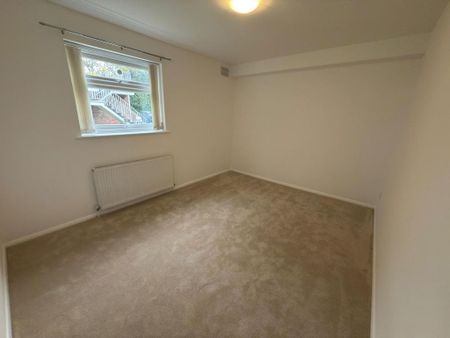 2 bedroom ground floor flat to rent - Photo 5