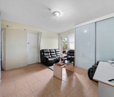 Spacious Apartment in Prime Auburn Location!! - Photo 1