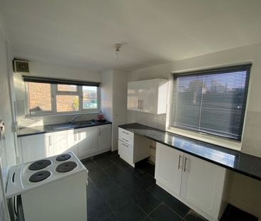 High Street, Sheerness - Photo 6