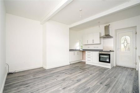 2 bedroom terraced house to rent - Photo 2