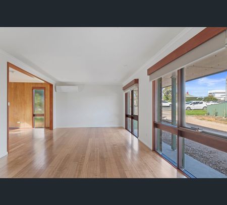 60 Somerville Street, Flora Hill, Vic 3550 - Photo 3