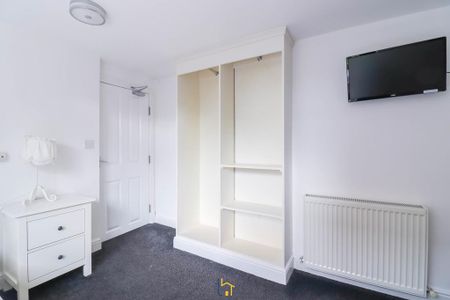 1 bedroom ground floor flat to rent - Photo 2