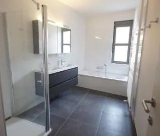 Prachtig appartement op de eerste verdieping met 3 slaapkamers, midden in het centrum gelegen! - Foto 5