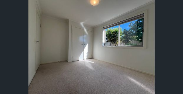 Elegant & Effortless Family Living in a Quiet Direk Setting - Photo 1