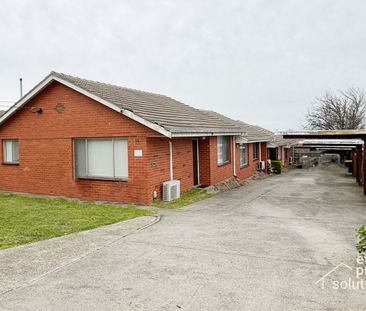 Two Bedroom Unit, very well presented! - Photo 2