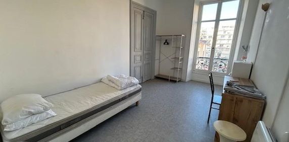 Location Appartement 1 pièce 16m² NICE 06000 - Photo 2