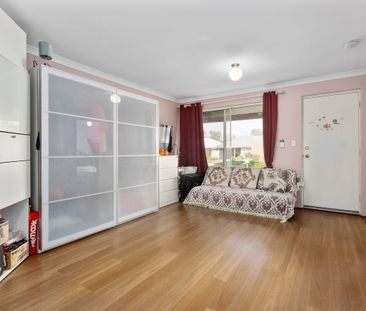 98 Patterson Drive, Middle Swan WA 6056 - House For Rent | Domain - Photo 3