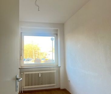 Helle Erdgeschosswohnung mit 3-Zimmern und Balkon - Photo 1