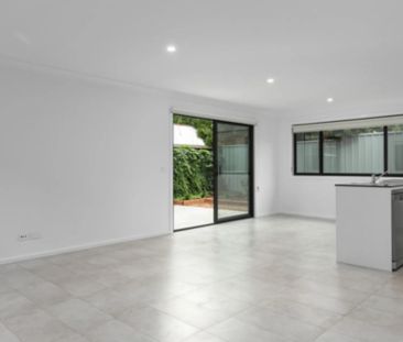 Private Three Bedroom Townhouse - Photo 2