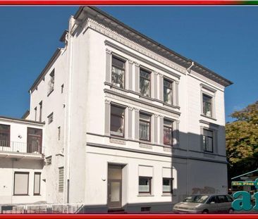 ais-GmbH bietet an: Renovierte 4 Zimmer Wohnung in der Südstadt. - Photo 1