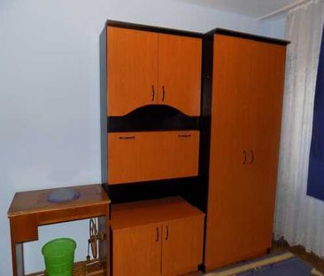 3 camere, decomandat, 70 mp, zona strazii Parang - Fotografie 3
