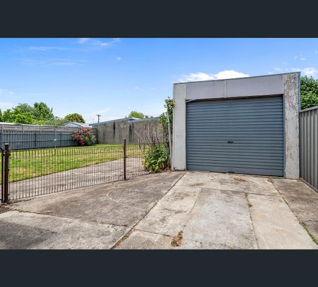 24 Dover Street, Wendouree, Vic 3355 - Photo 4