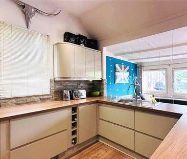Laleham Reach, Chertsey, Surrey, KT16 - Photo 2