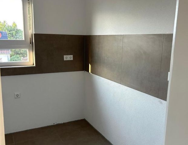 Helle drei Zimmer, Dachgeschosswohnung Gerlingen, Gehenbühl - Photo 1