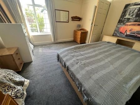 5 bedroom semi-detached house to rent - Photo 5