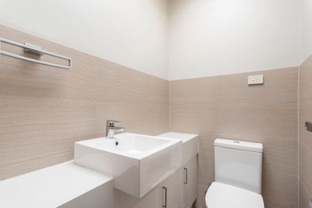 Thinking of selling? Contact our agent - Photo 5