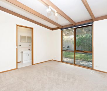 Within minutes to the beach - Photo 5