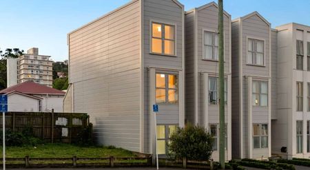 Stylish Modern Townhouse - Photo 3