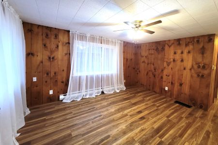 For Lease - 709 Roberts Road, Innisfil, Ontario - Photo 2