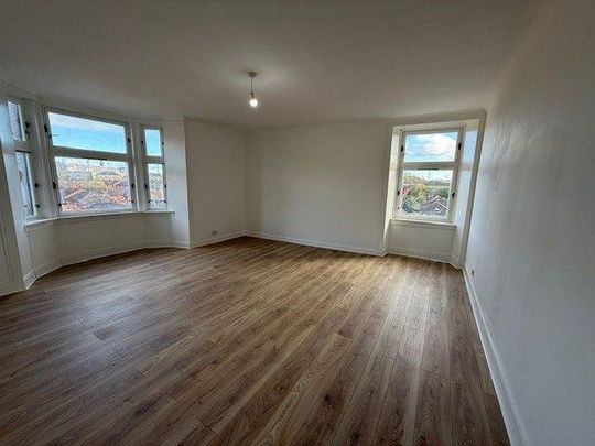 3 bedroom flat to rent - Photo 1