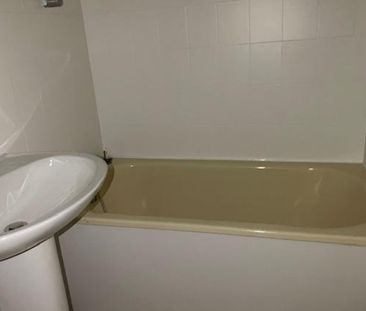 Louer appartement 2 pièces de 38 m² - Photo 2