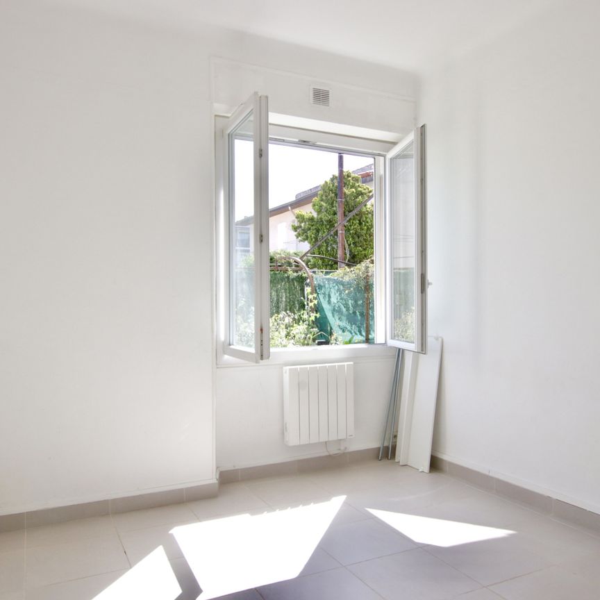 Location Appartement 2 pièces 41m² MARSEILLE 9ème - Photo 1